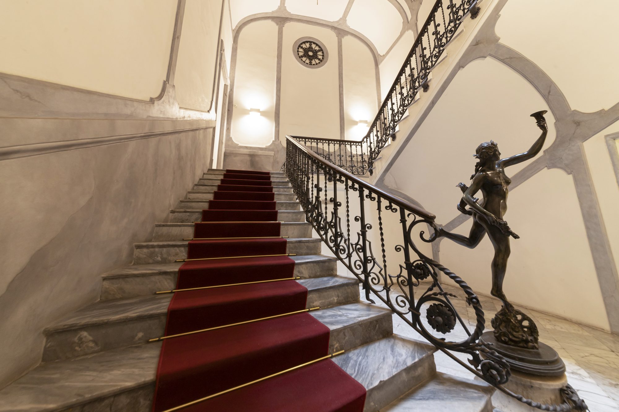 Scalone storico del palazzo Moncada de Luna