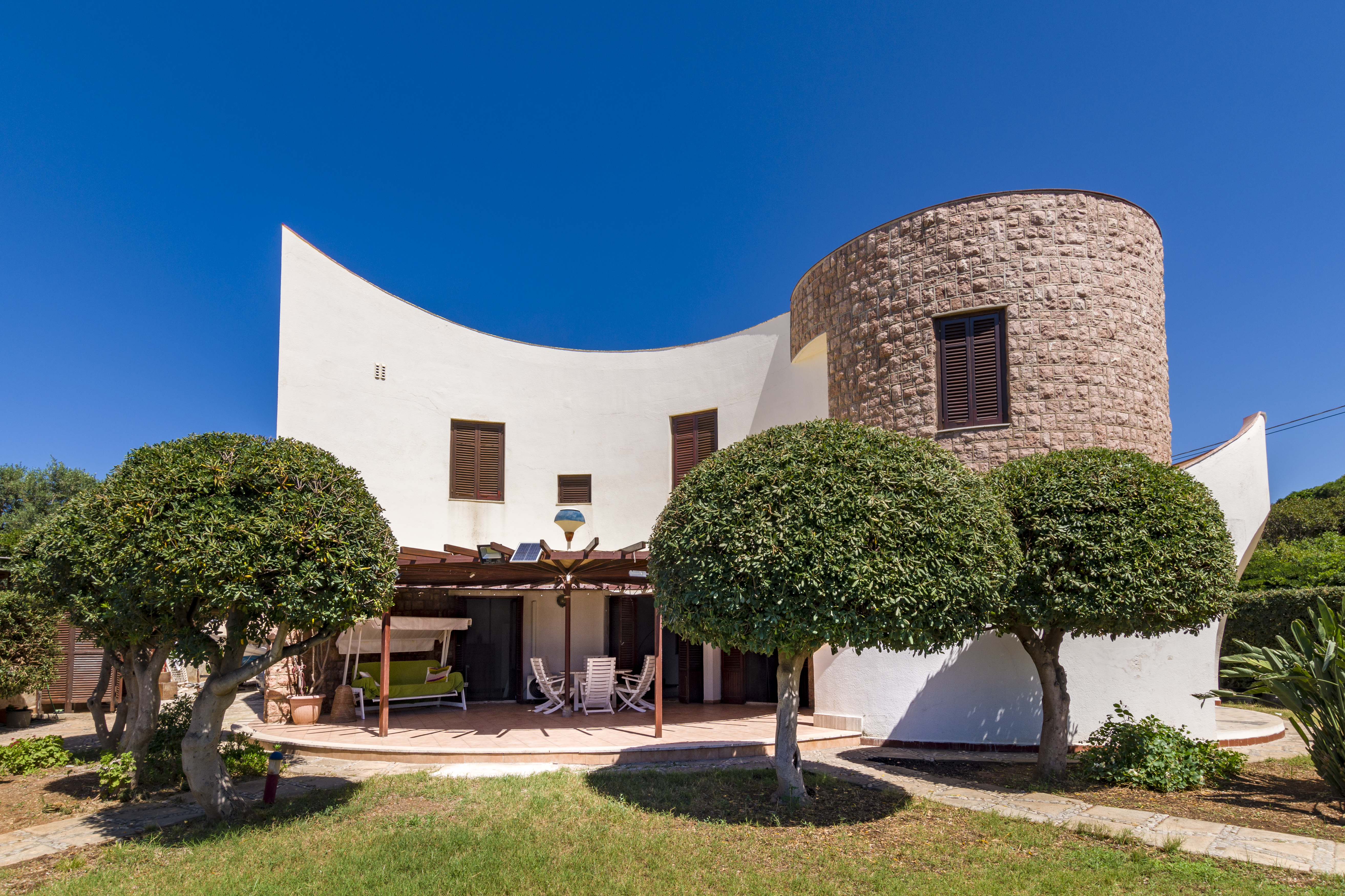 Tilde Sunset Bay Villa, villa fronte mare con giardino